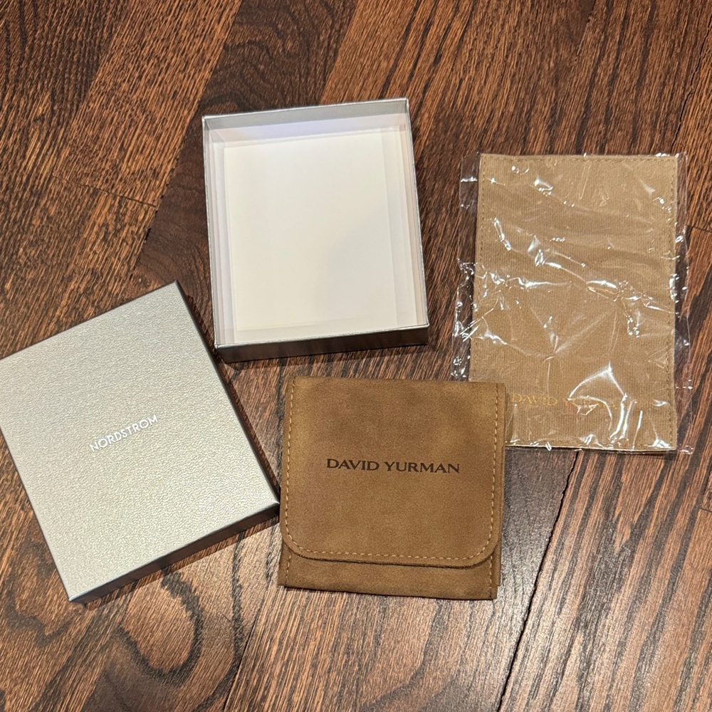 David Yurman Magnetic Leather Pouch and Polishing Cloth